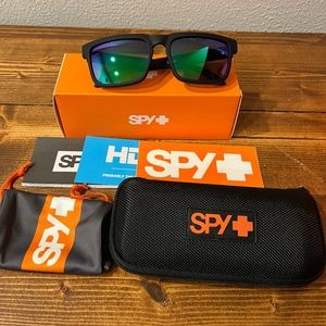 Spy helm mate black polarized sunglasses